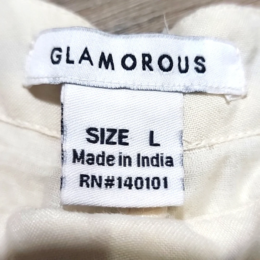 Glamorous embroidered shorts size L - Picture 3 of 5